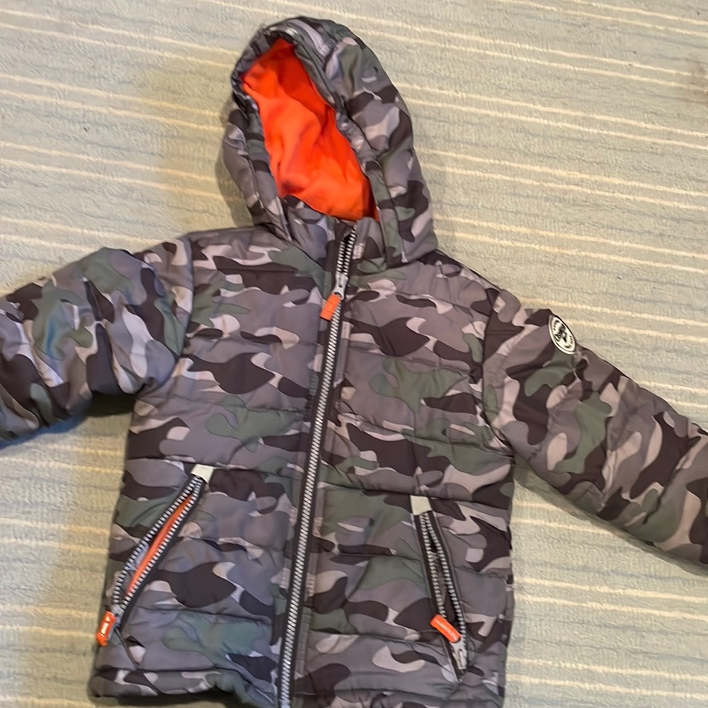 Boys camo OshKosh puffer coat - size 4T